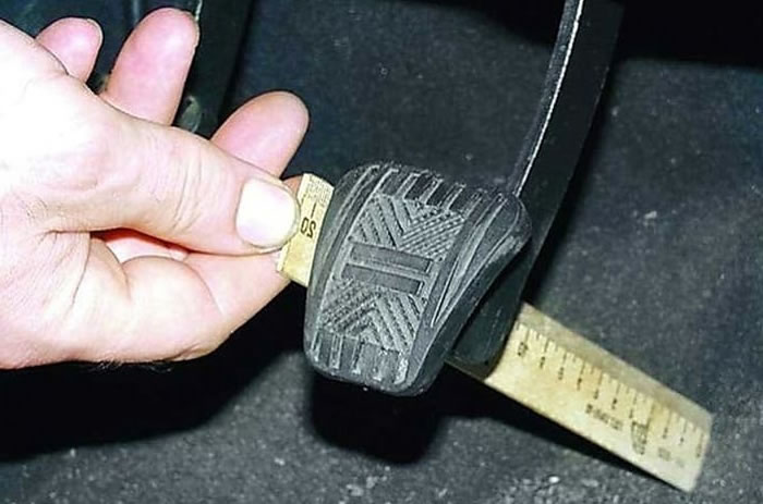 Features of adjusting the automatic clutch cable